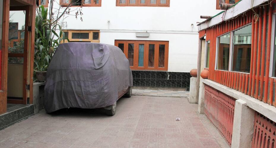 Hotel Rooma, Srinagar 4